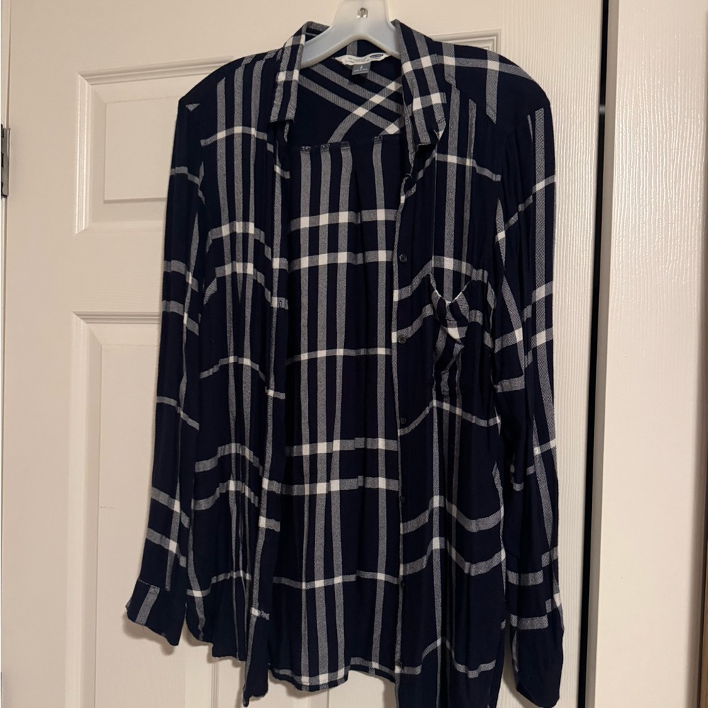 Old Navy Classic Navy and White Flannel